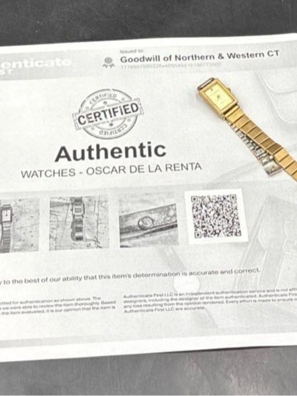 Oscar de la Renta Authenticated Vintage Gold Tone Rectangular Bracelet Watch